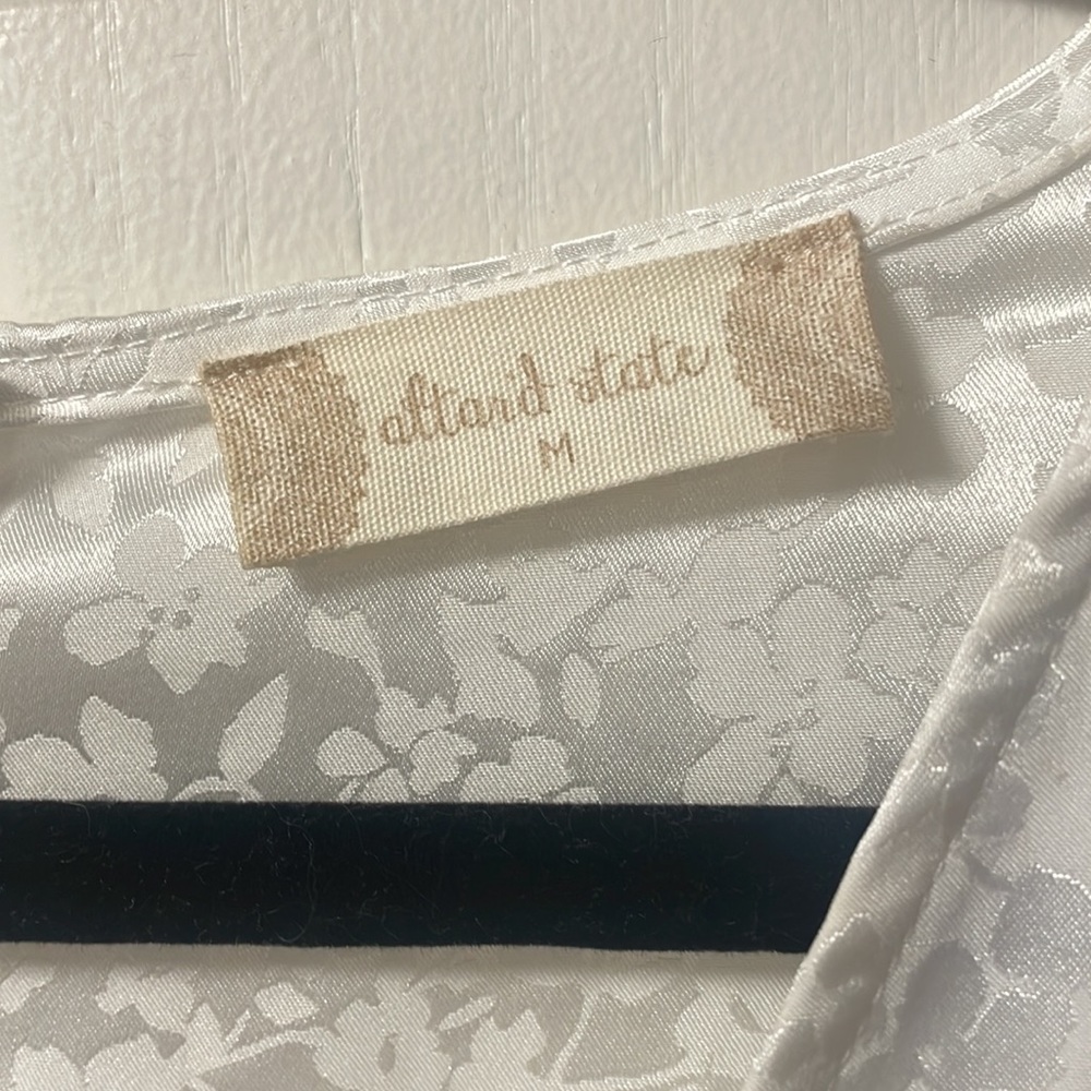 White fake wrap dress. Alter’d state size medium NWT - Picture 6 of 7
